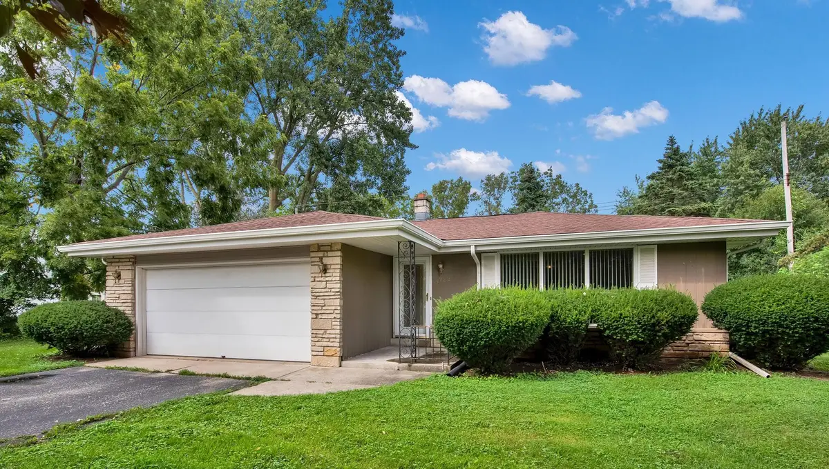 4722 St Regis Dr, Mount Pleasant, WI 53403 - #1