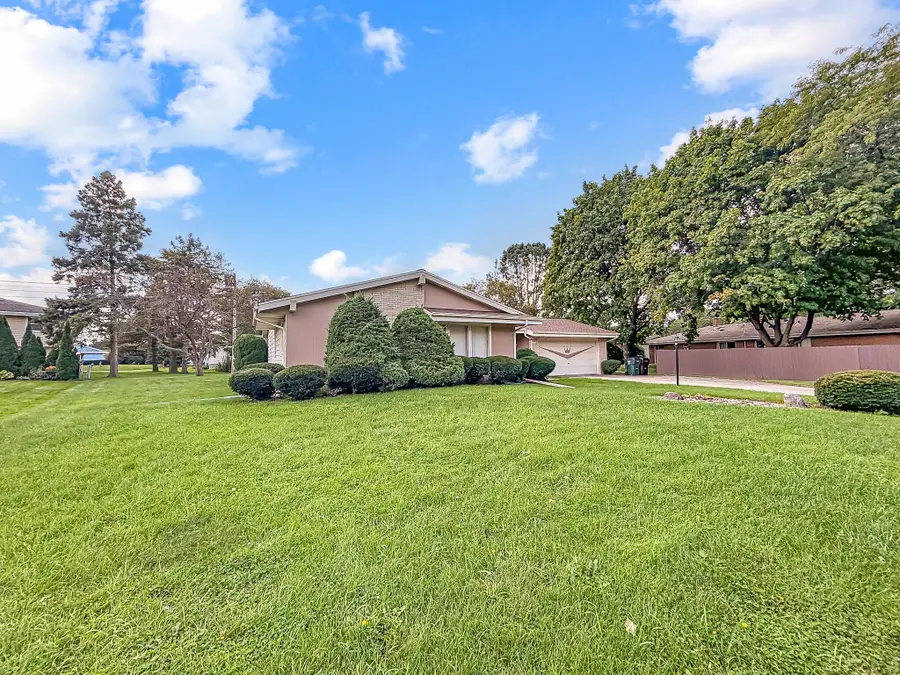 13795 W Graham St, New Berlin, WI 53151 - #3