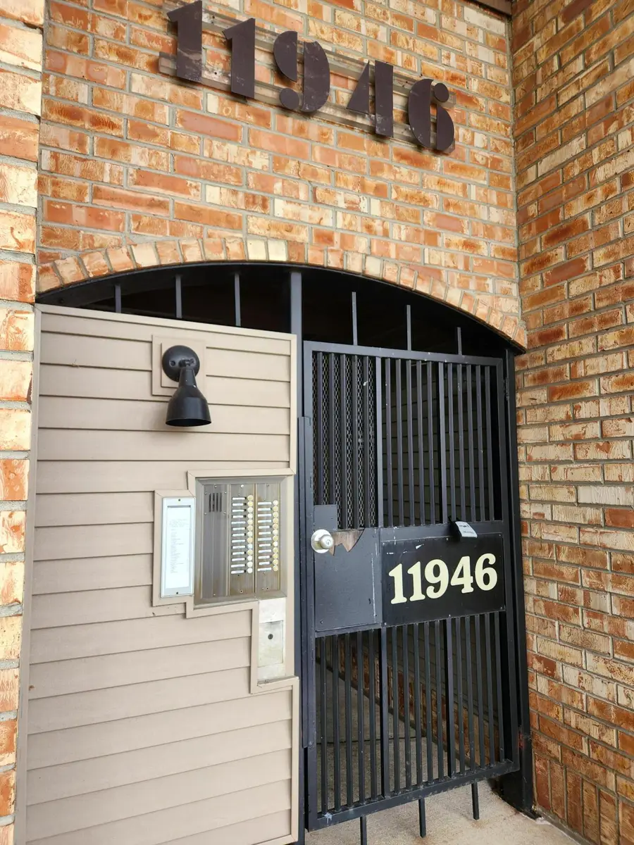 11946 W Mill Rd, Milwaukee, WI 53225 - #2