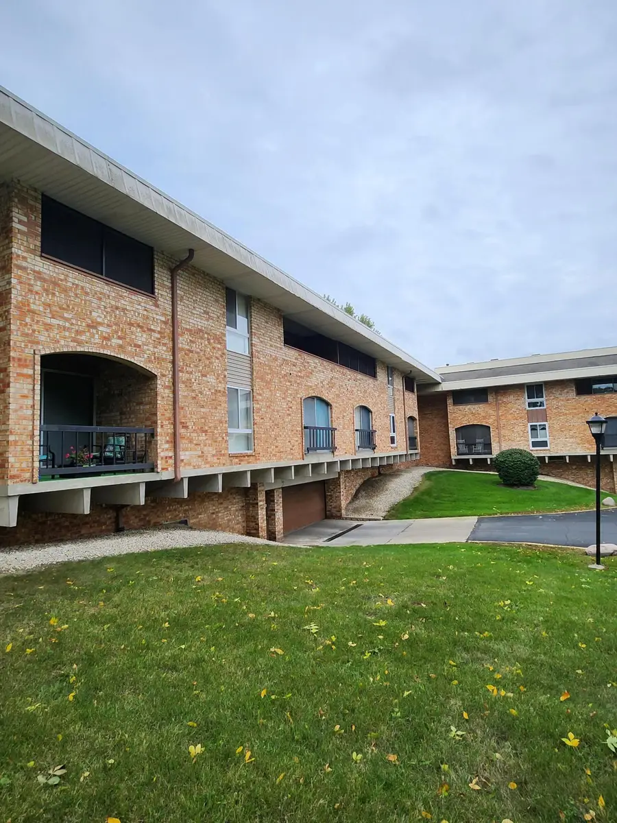 11946 W Mill Rd, Milwaukee, WI 53225 - #3