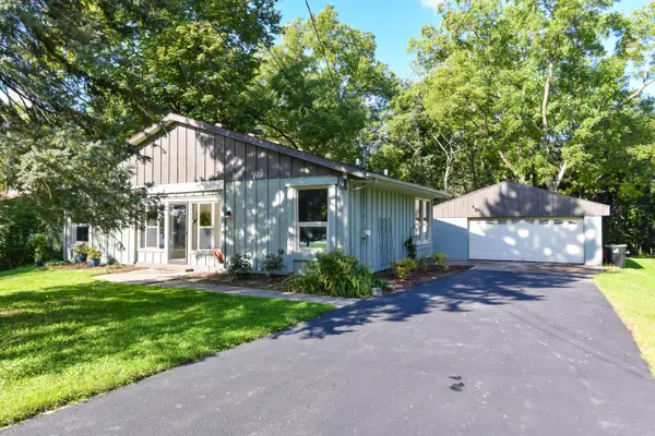 6508 N Tichigan Rd, Waterford, WI 53185