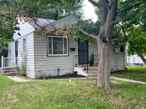 5171 N 69th St, Milwaukee, WI 53218