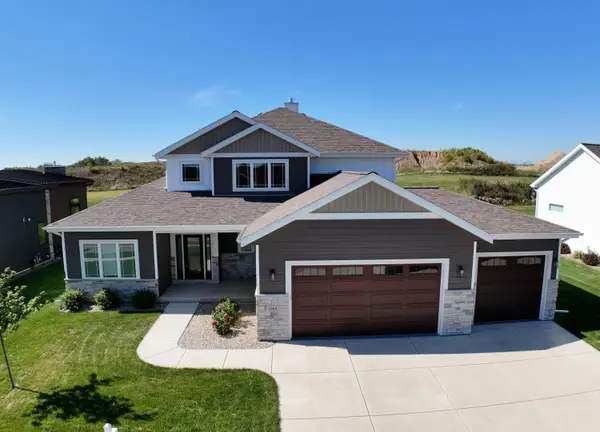 2009 Paris Ln, Cottage Grove, WI 53527