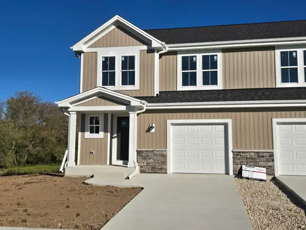 548 Harvest Ln, Hartford, WI 53027