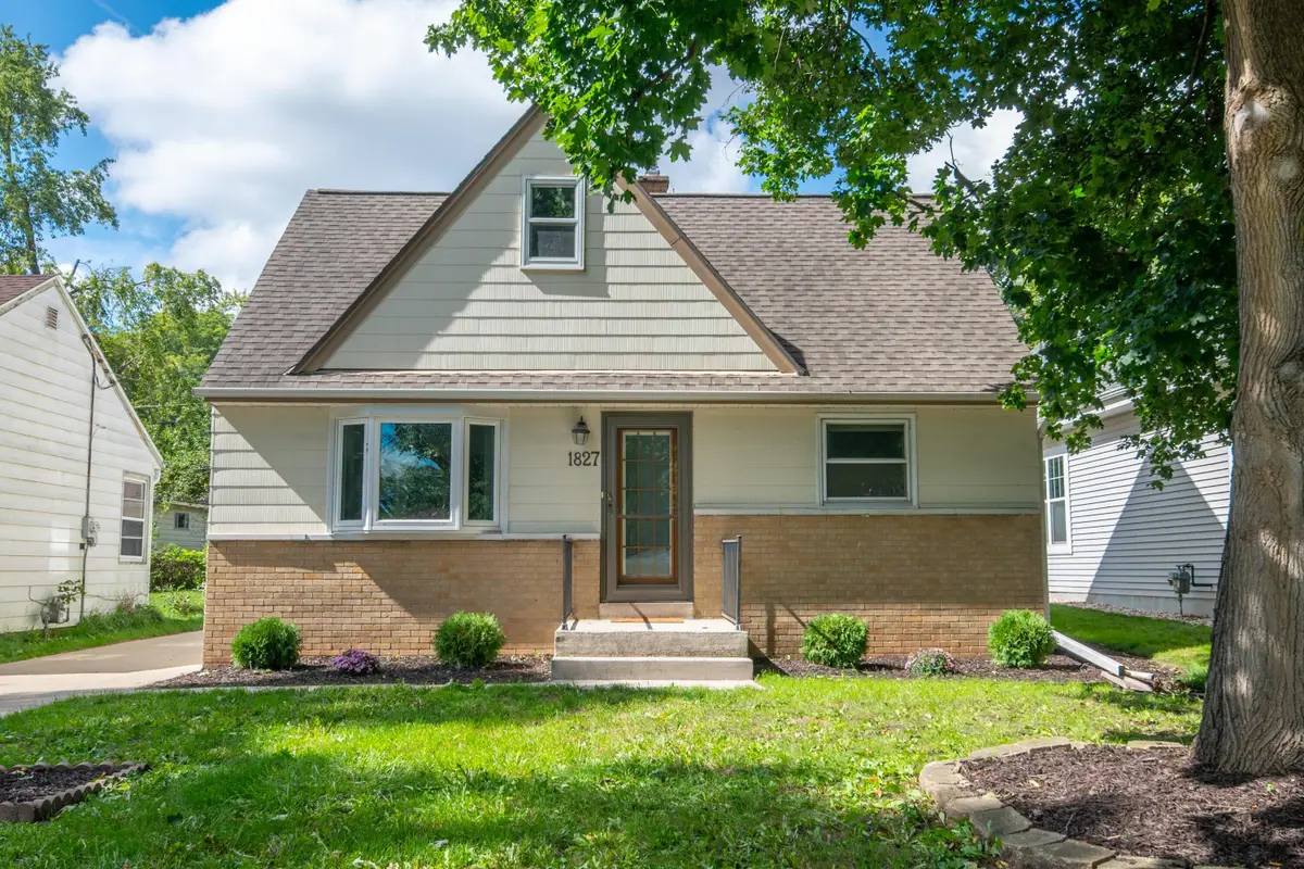 1827 N 117th St, Wauwatosa, WI 53226 - #1