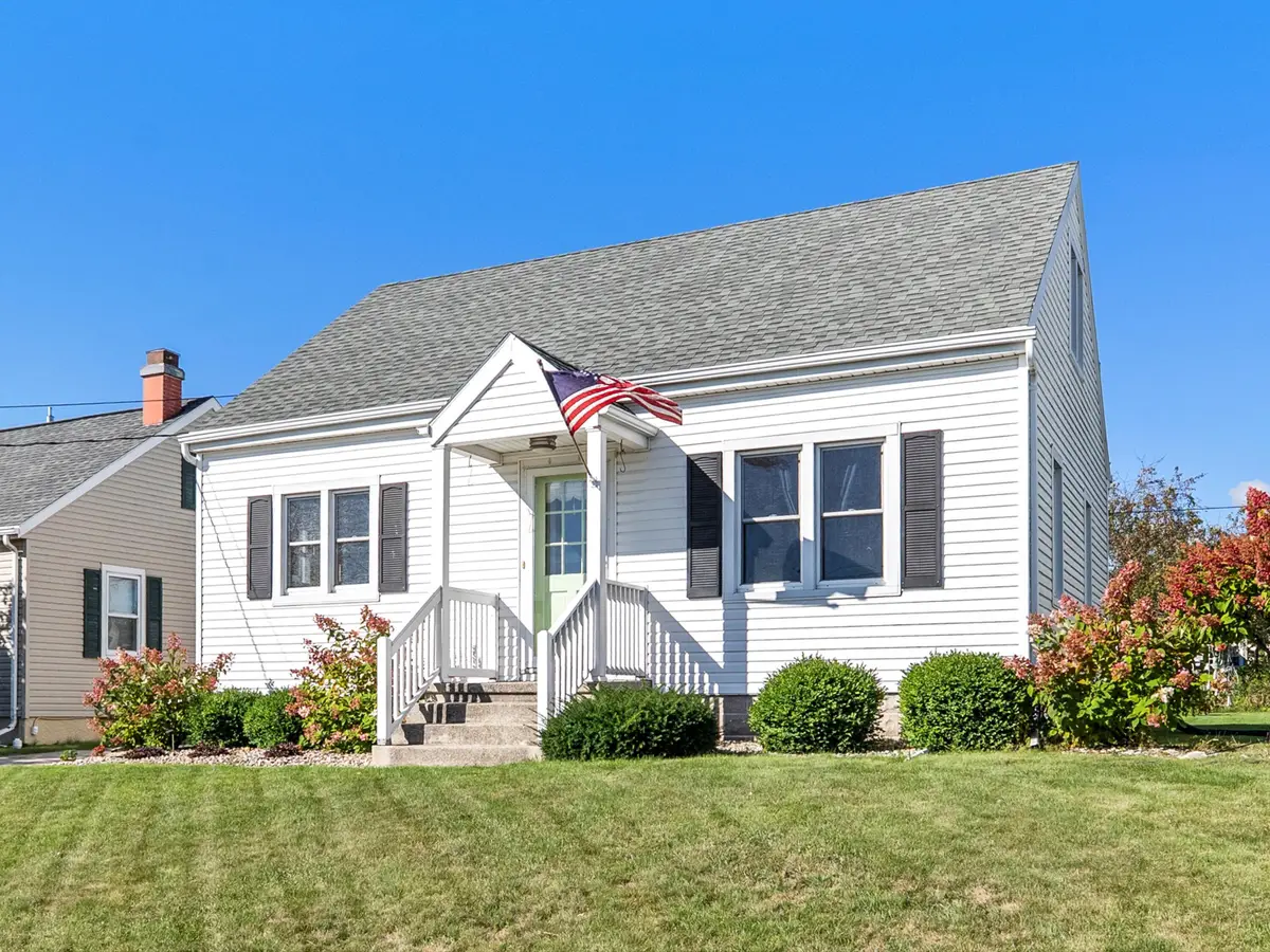 1814 S 9th St, Manitowoc, WI 54220 - #1