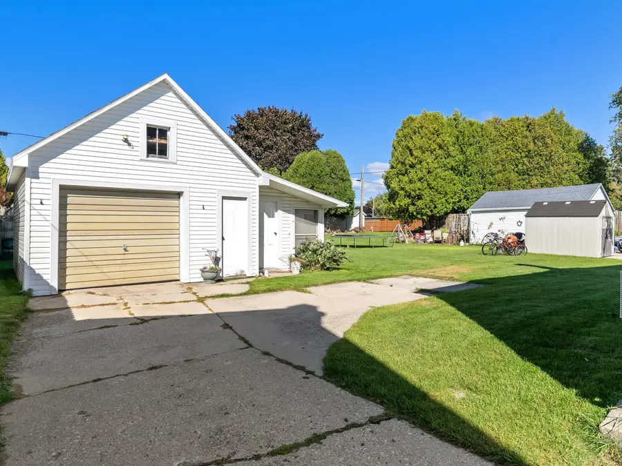1814 S 9th St, Manitowoc, WI 54220 - #3