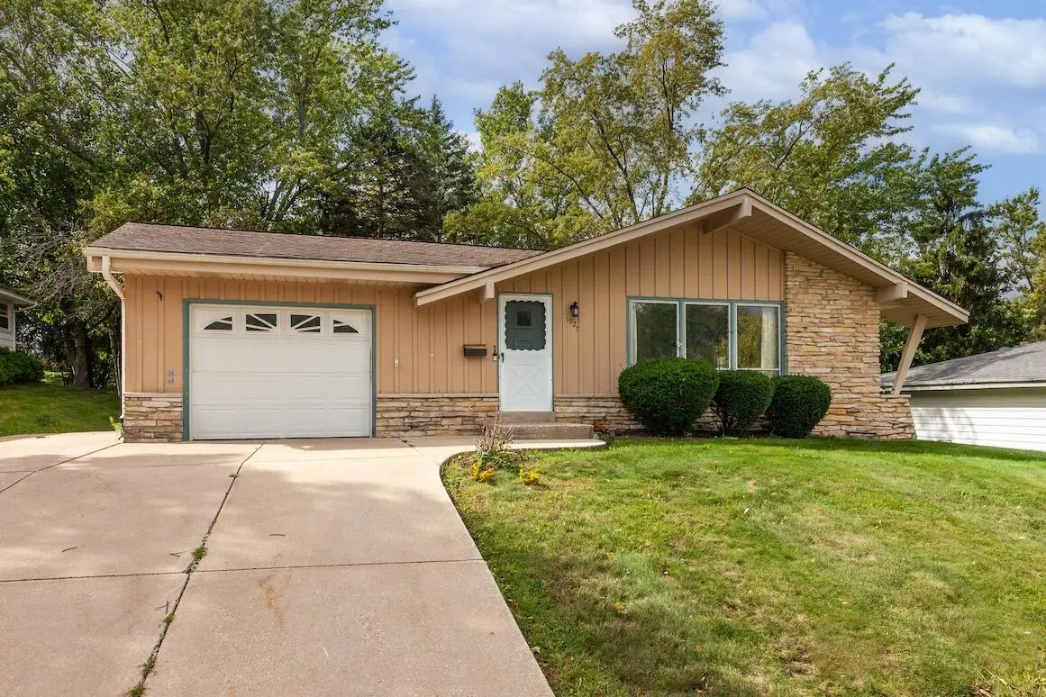 1927 Michigan Ave, Waukesha, WI 53188 - #1