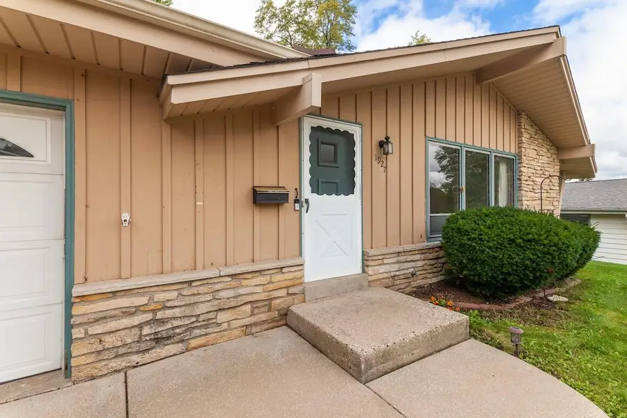 1927 Michigan Ave, Waukesha, WI 53188 - #2