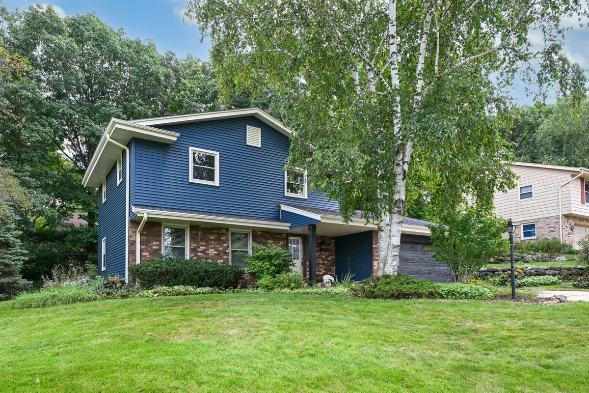 706 Wexford Way, Hartland, WI 53029 - #1