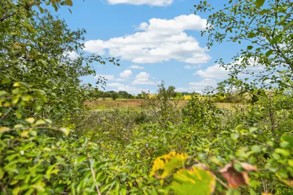 Lt0 Swan Rd, Mequon, WI 53097