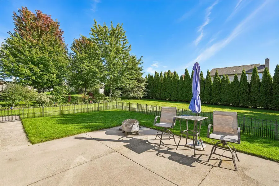 281 Louvain Ln, Belgium, WI 53004 - #2