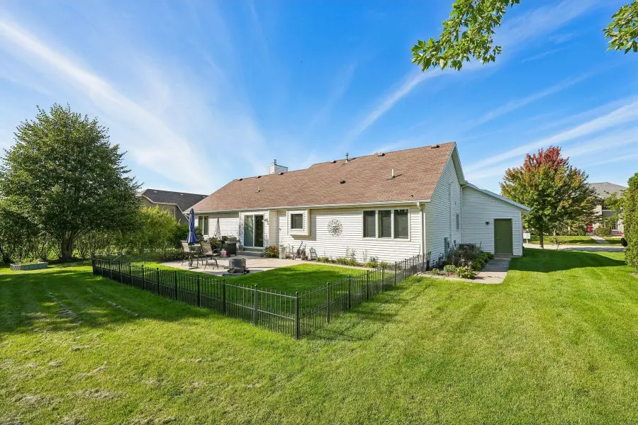 281 Louvain Ln, Belgium, WI 53004 - #3