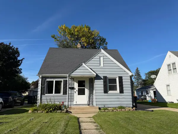 8712 W Montana Ave, West Allis, WI 53227