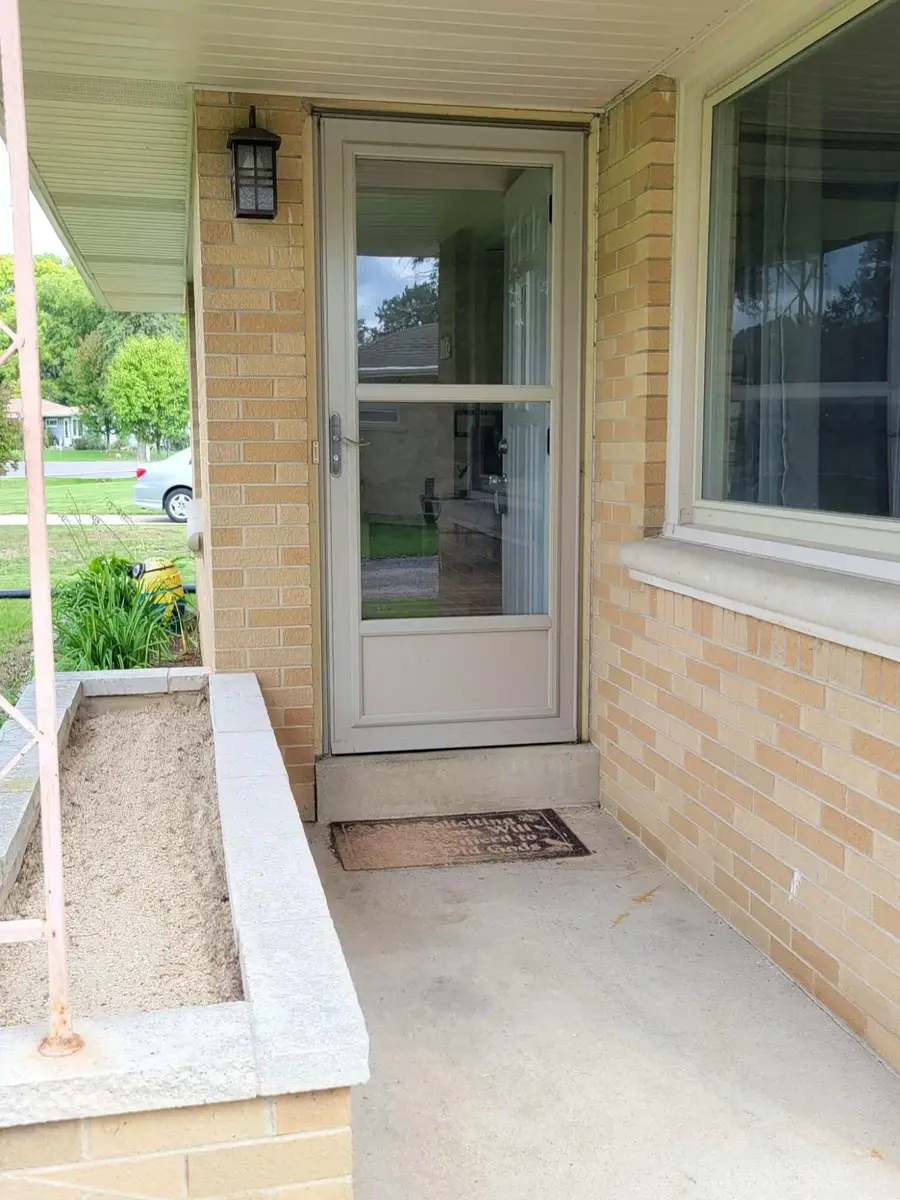5310 S 115th St, Hales Corners, WI 53130 - #3