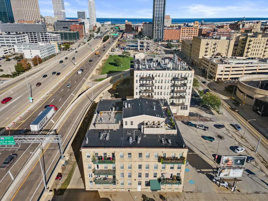 418 N 3rd St, Milwaukee, WI 53203 - #2