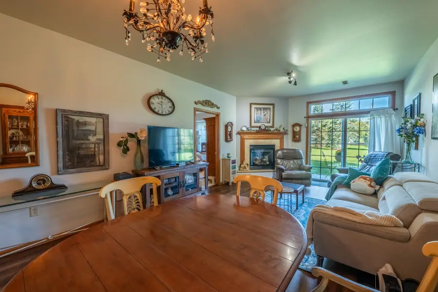 770 Bridlewood Dr, Hartford, WI 53027 - #3
