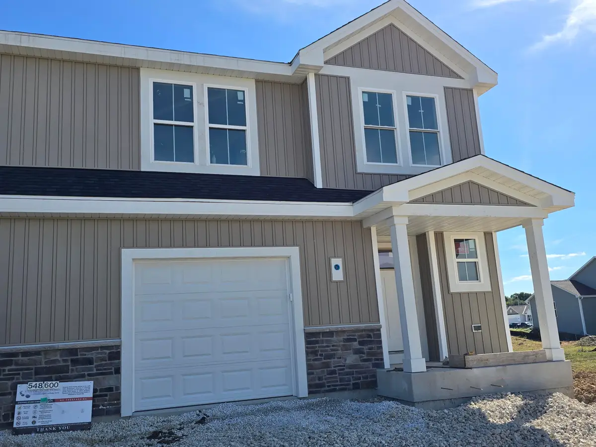 600 Harvest Ln, Hartford, WI 53027 - #1