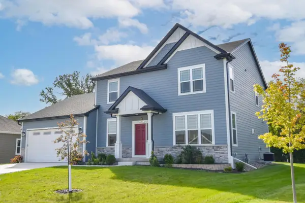W228N7937 Timberland Dr, Sussex, WI 53089