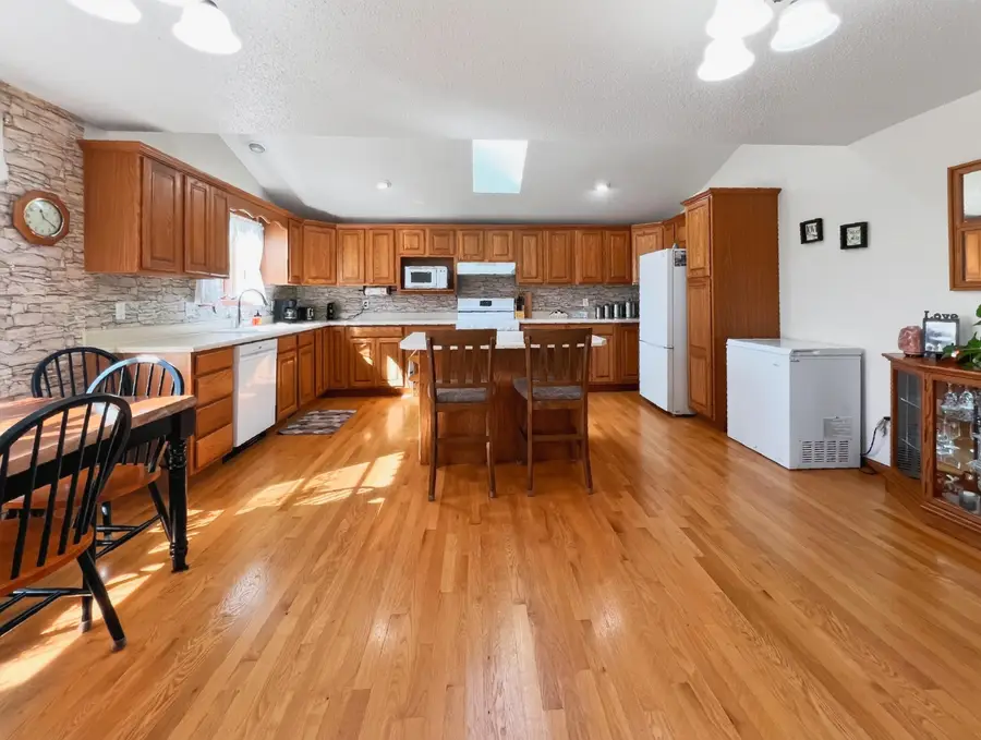 509 W Court St, New Hampton, IA 50659 - #3