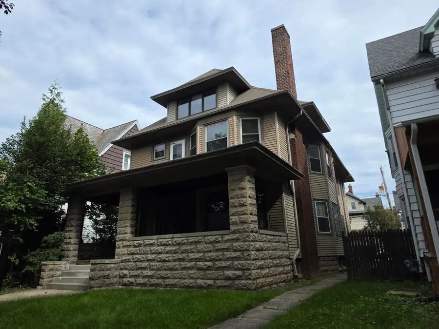 2912 N Maryland Ave, Milwaukee, WI 53211 - #2