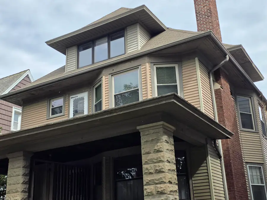 2912 N Maryland Ave, Milwaukee, WI 53211 - #3