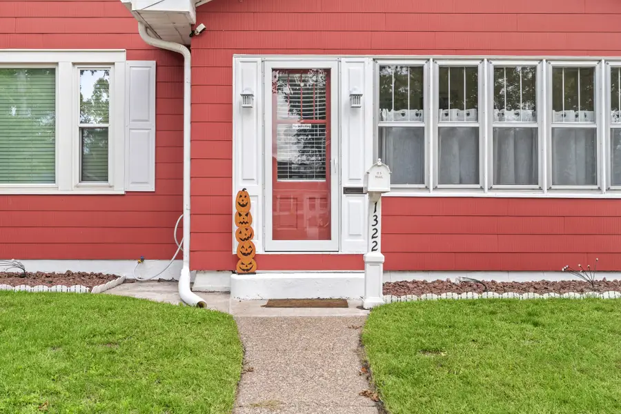 1322 Charles St, La Crosse, WI 54603 - #2