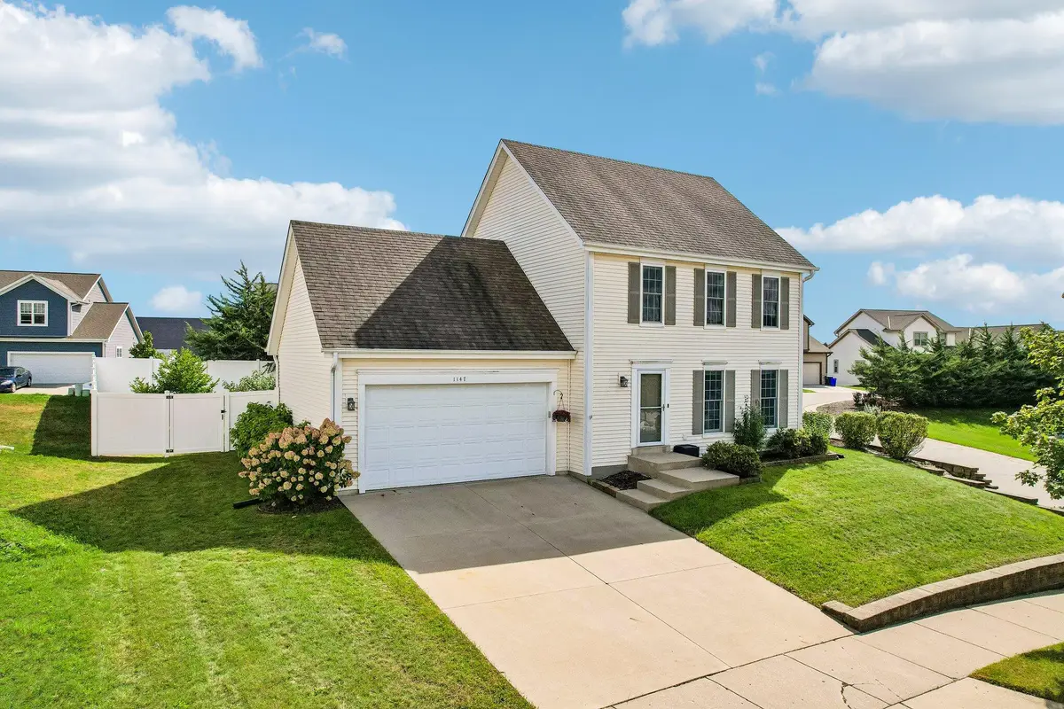 1147 Dresser Ave, Waukesha, WI 53188 - #1