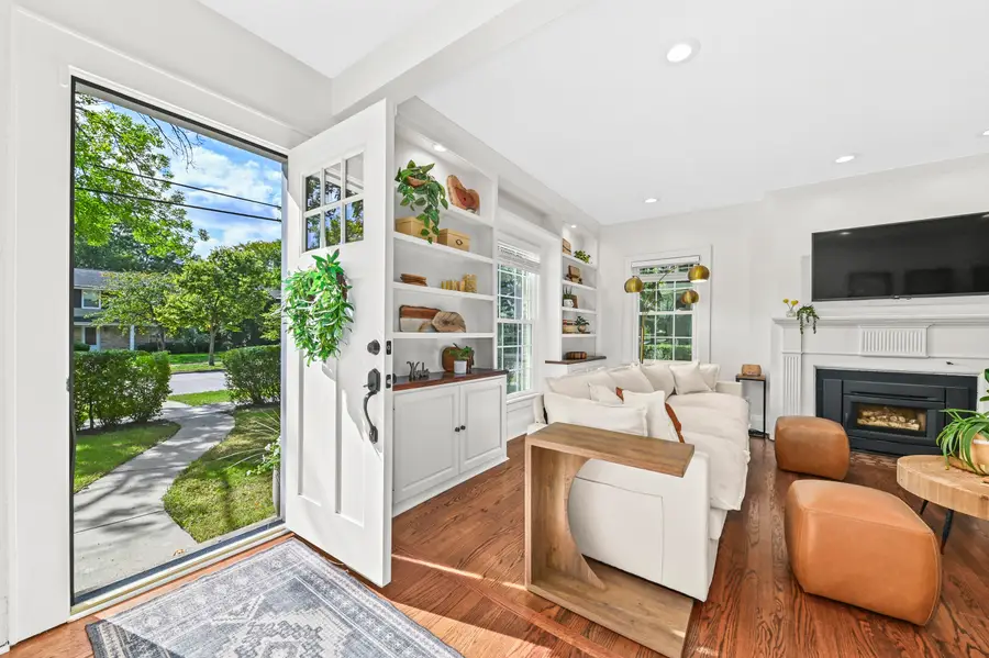 1946 Ludington Ave, Wauwatosa, WI 53226 - #2