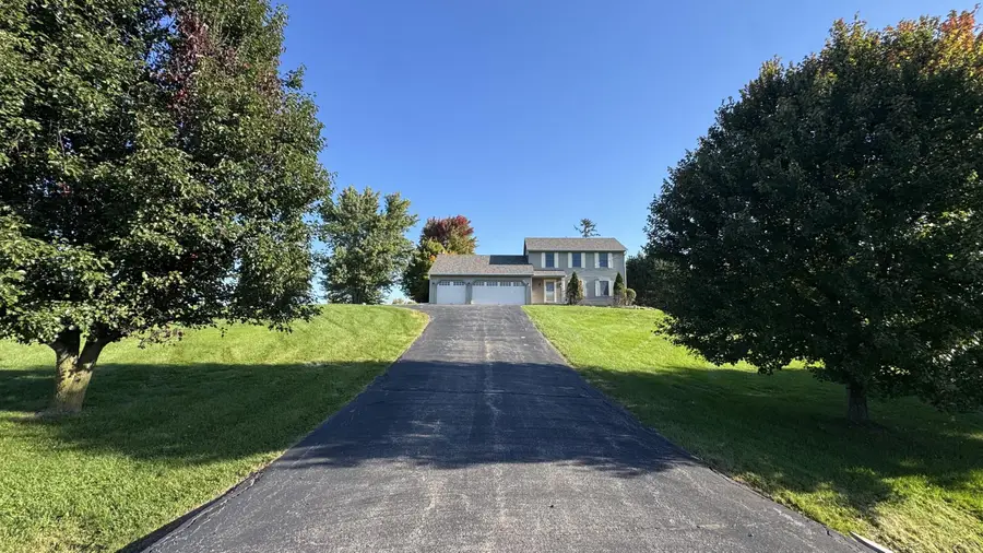 N93W27616 Quail Hollow Ct, Lisbon, WI 53029 - #2