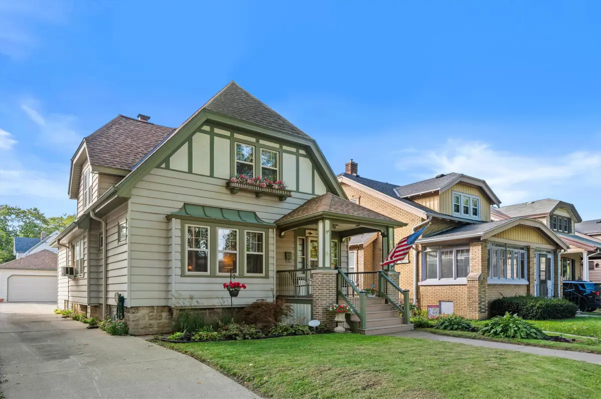 837 S 17th St, Milwaukee, WI 53204 - #1