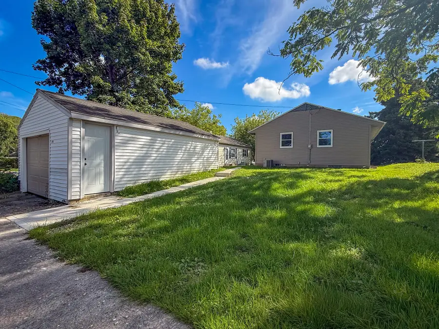 8208 W Keefe Ave, Milwaukee, WI 53222 - #3