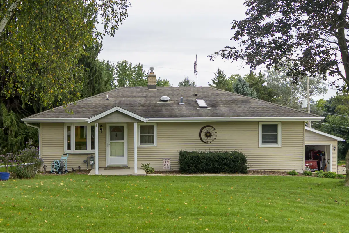 W262S3250 Ridge Rd, Waukesha, WI 53189 - #1