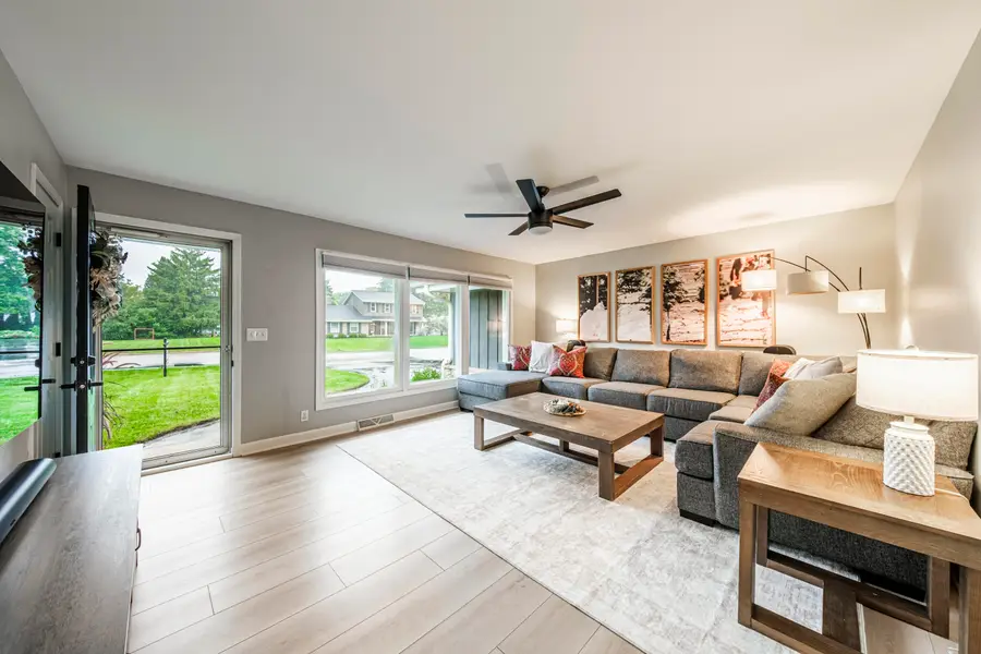 2410 Camelot Dr, Brookfield, WI 53045 - #3