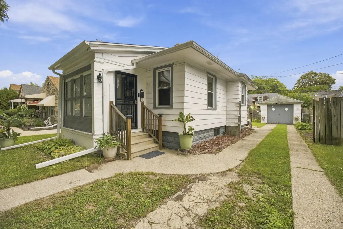 4044 N 40th St, Milwaukee, WI 53216 - #1