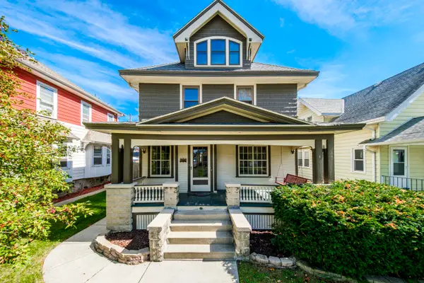 1574 S 79th St, West Allis, WI 53214