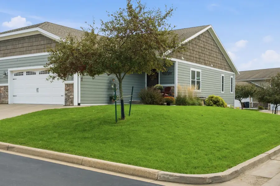477 Coronado Cir, Onalaska, WI 54650 - #3