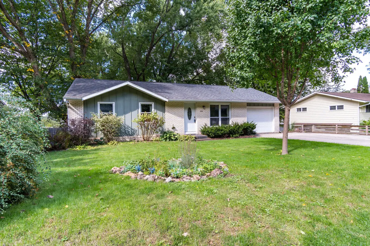 3500 Cliffside Dr, La Crosse, WI 54601 - #1