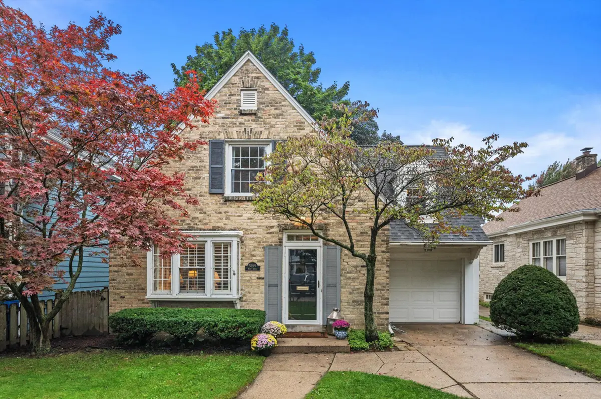 5259 N Kent Ave, Whitefish Bay, WI 53217 - #1