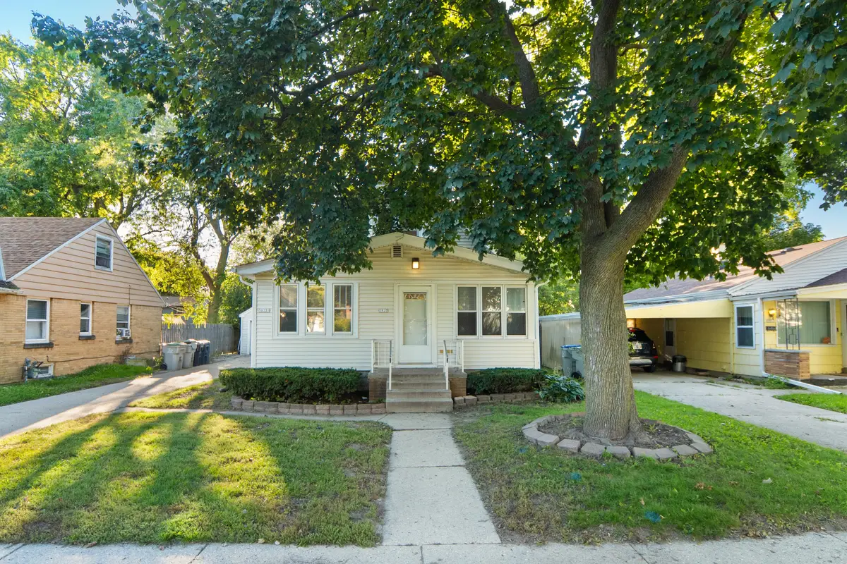5827 N 40 St, Milwaukee, WI 53209 - #1
