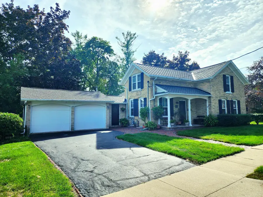319 Elizabeth St, Watertown, WI 53098 - #2