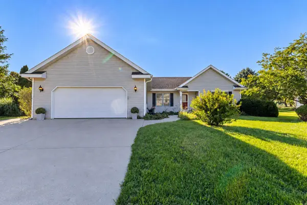 804 Jamesway Dr, Watertown, WI 53098
