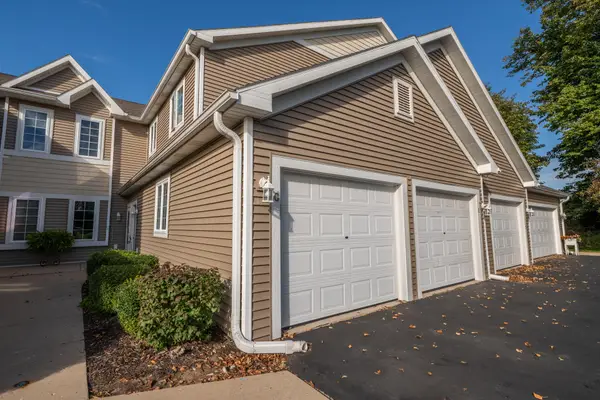 772 Bridlewood Dr, Hartford, WI 53027
