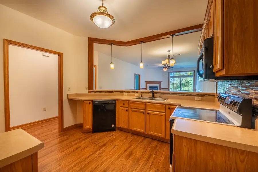 772 Bridlewood Dr, Hartford, WI 53027 - #2