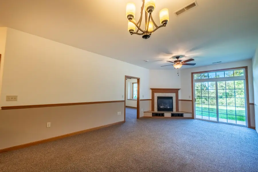 772 Bridlewood Dr, Hartford, WI 53027 - #3