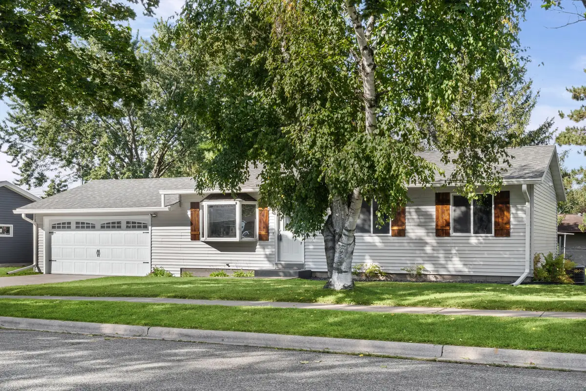 615 11th Ave N, Onalaska, WI 54650 - #1