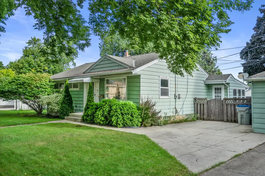 842 E Doty Pl, Milwaukee, WI 53207 - #3