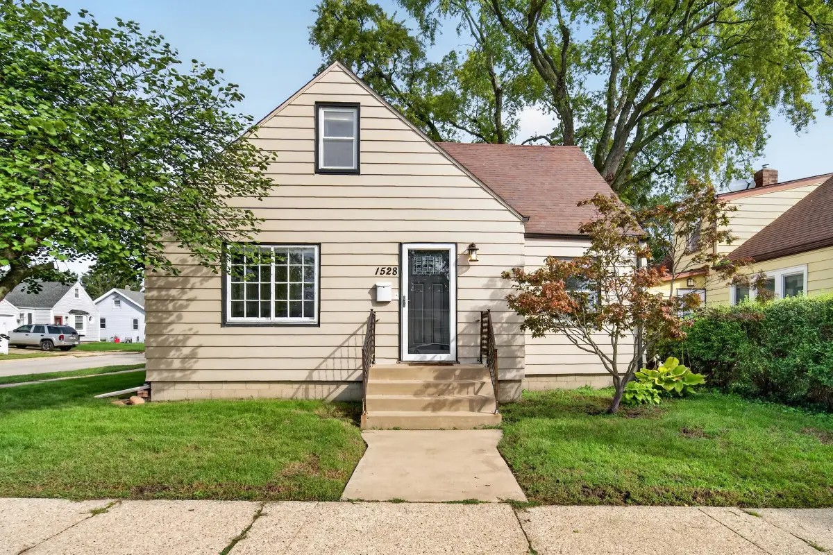 1528 76th St, Kenosha, WI 53143 - #1