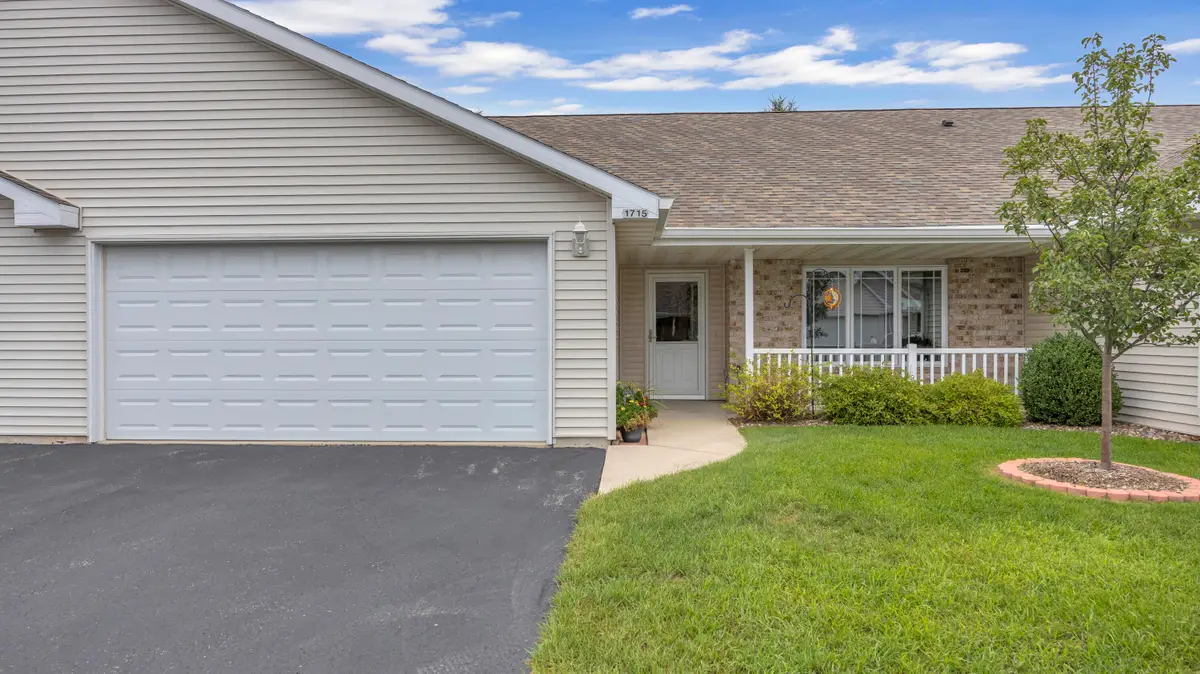 1715 Springwood Ct, Sheboygan, WI 53081 - #1