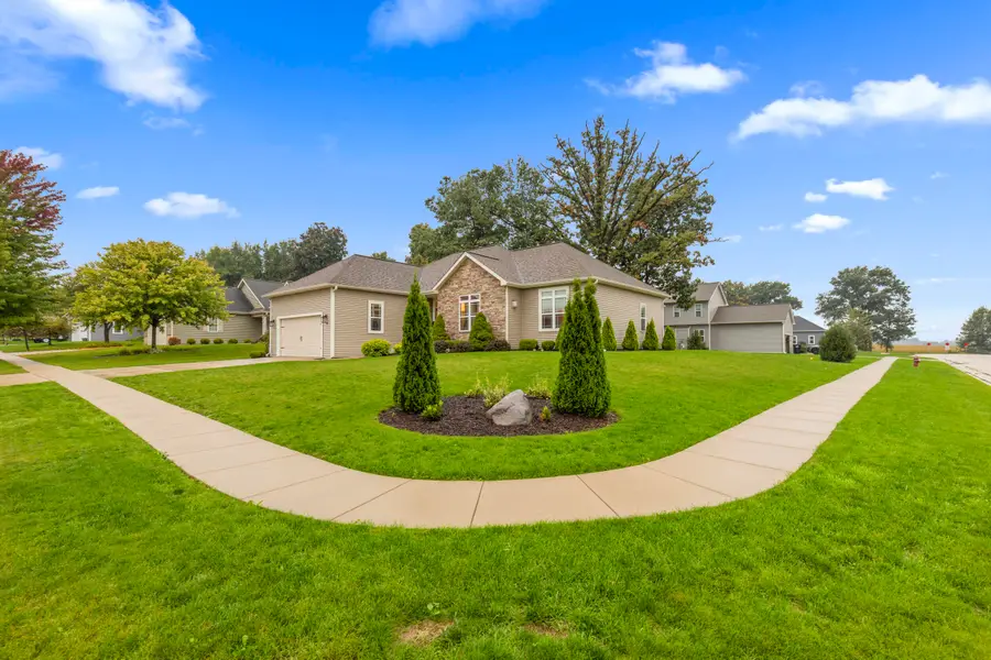 174 N Wild Flower Ln, Elkhorn, WI 53121 - #3
